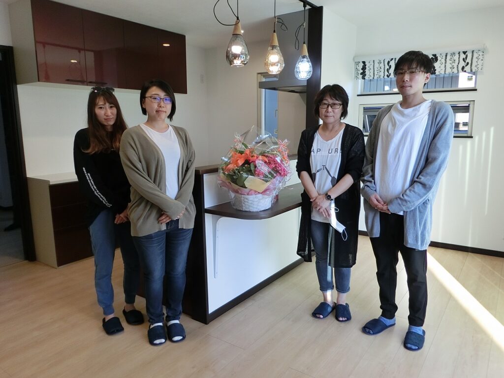 仲良し家族の素敵な「ハコ」、完成です！