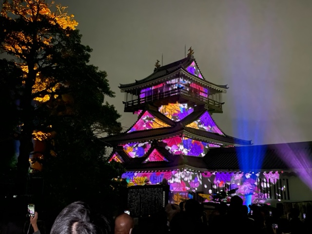 岩崎のお城とプロジェクションマッピング