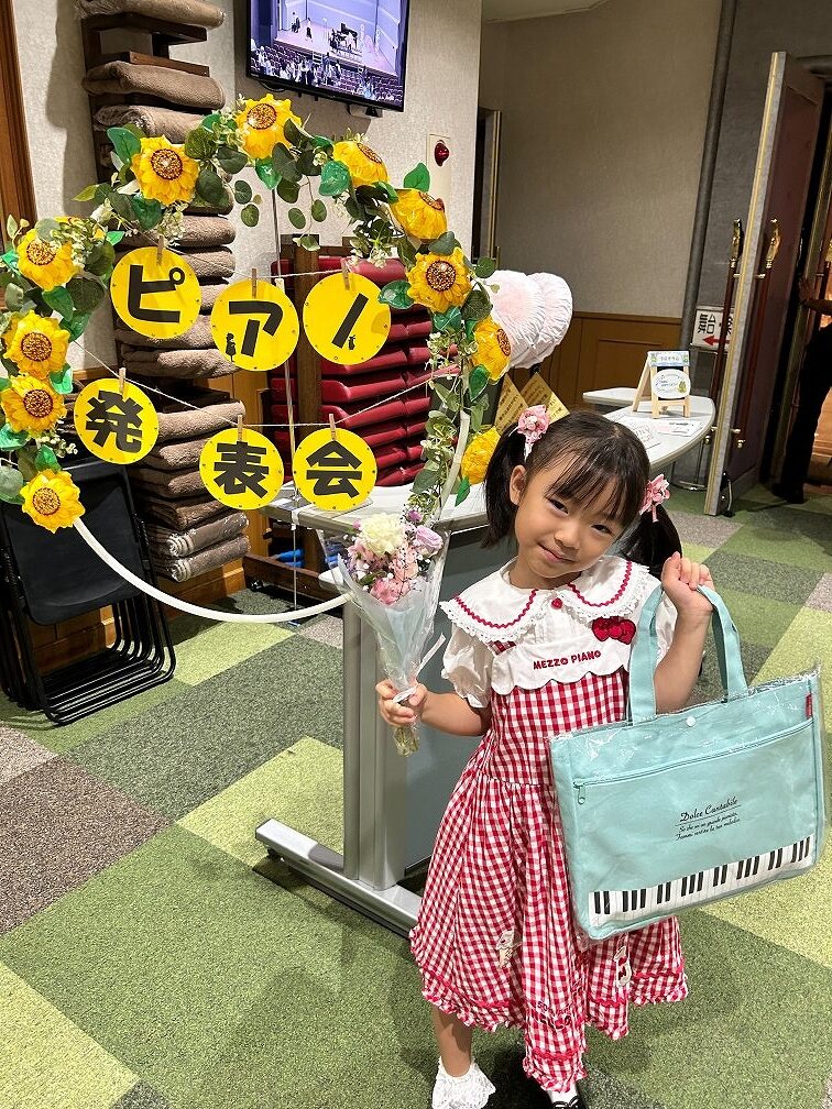 我が子はコスプレ？ピアノ発表会！