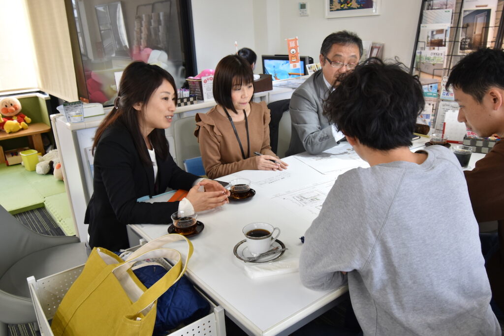 パーソナルカラーのプロに聞いた！色選びのポイントとは？