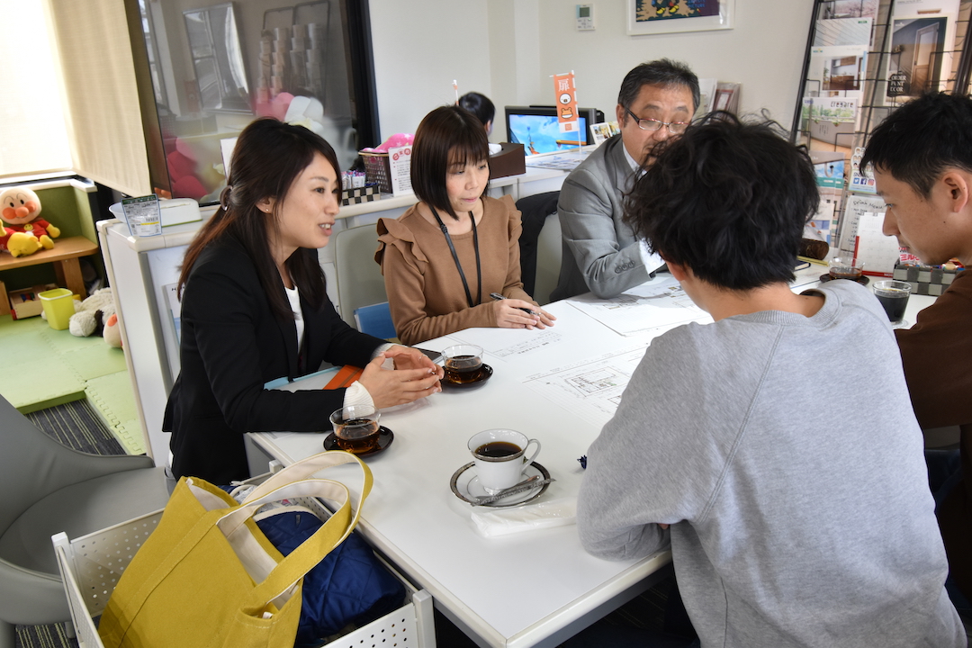 パーソナルカラーのプロに聞いた！色選びのポイントとは？