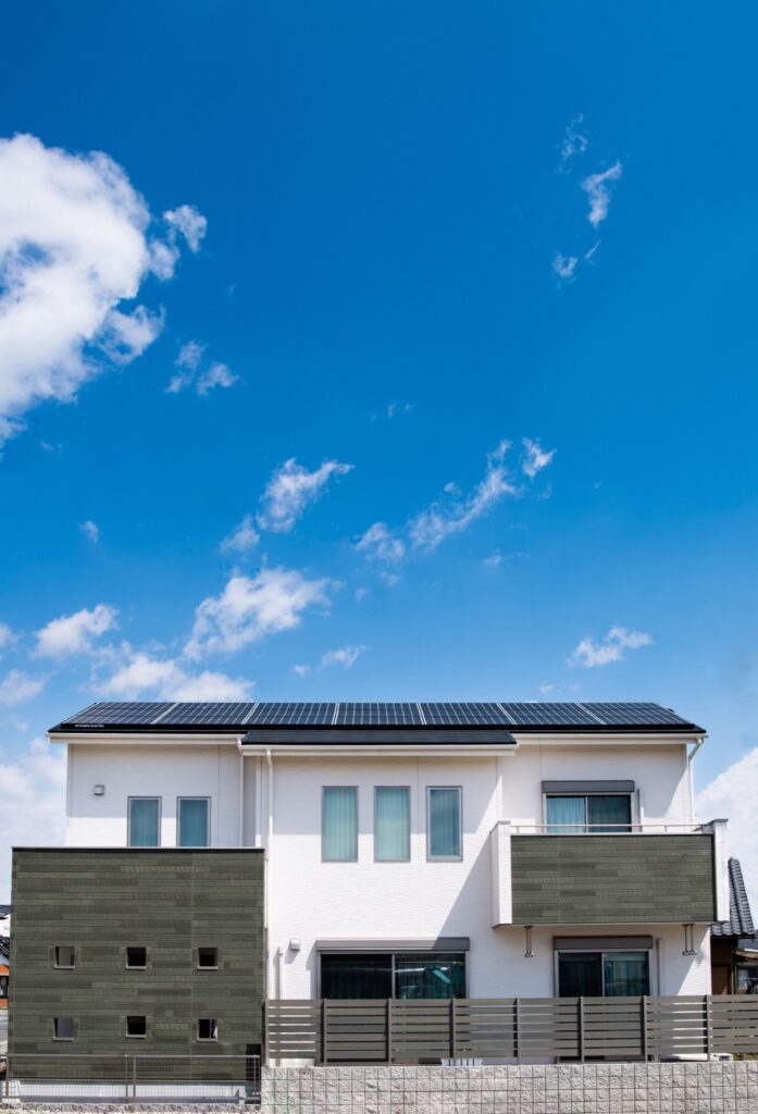 もう旬は過ぎた！？太陽光発電っていつ付けるのがお得？
