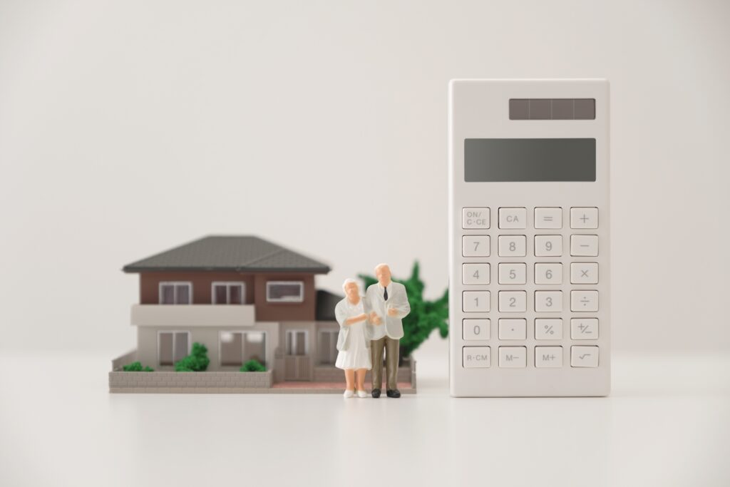 【住まいを手放さずお金を得る？】リースバックのしくみと注意点、リバースモーゲージとの違いを徹底解説