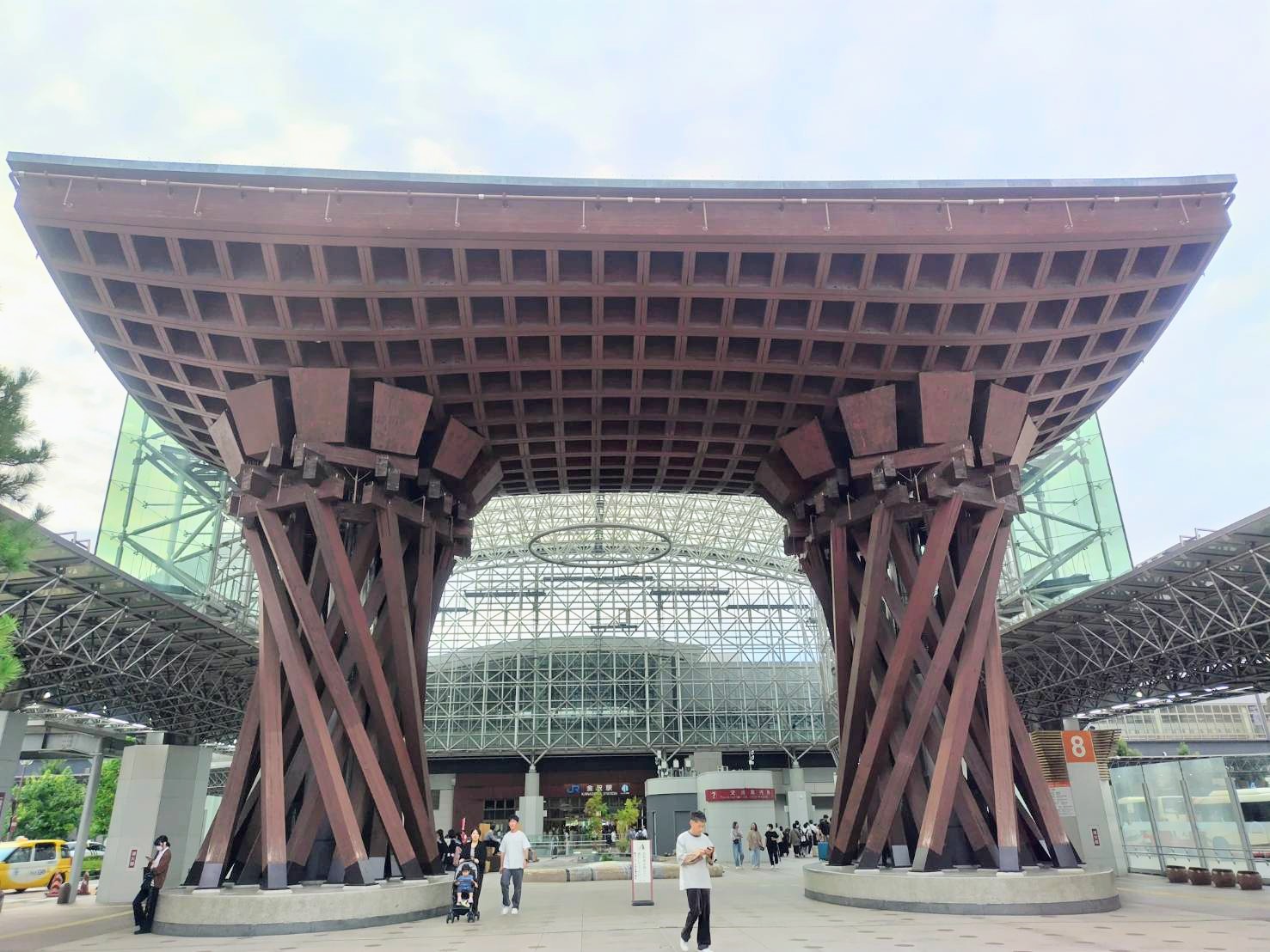 金沢駅の鼓門