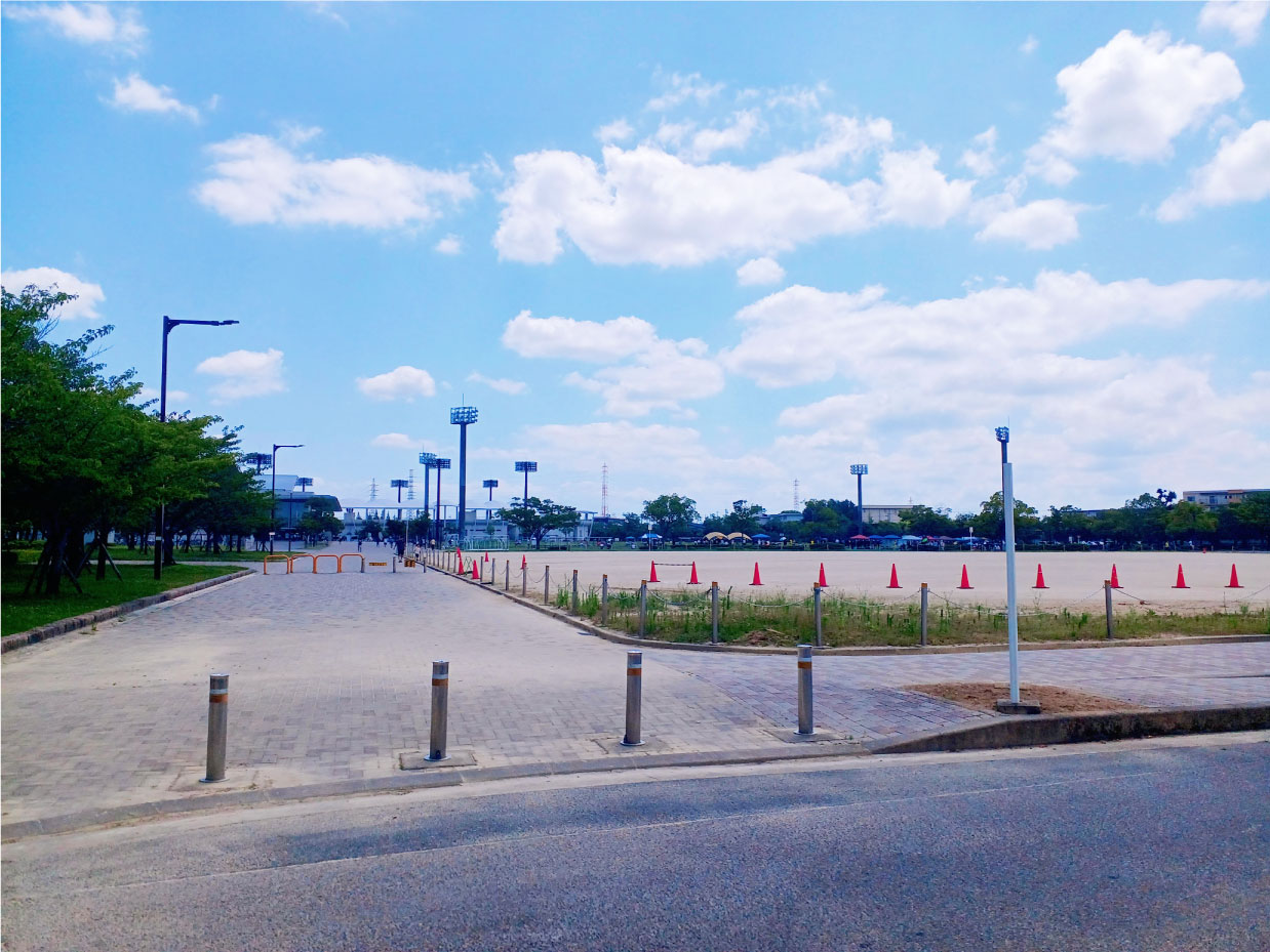 刈谷市総合運動公園まで徒歩約17分（1,300ｍ）